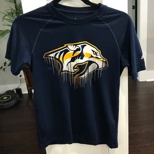 Youth boys Adidas medium tee shirt Predators